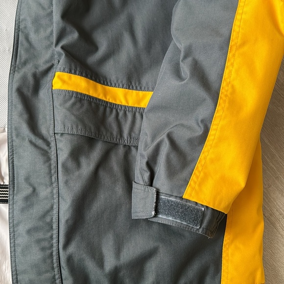 O’Neill snowboarding jacket - Picture 5 of 9